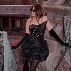 Elegant Black Off-Shoulder Dress glove is not included the back is adjustable